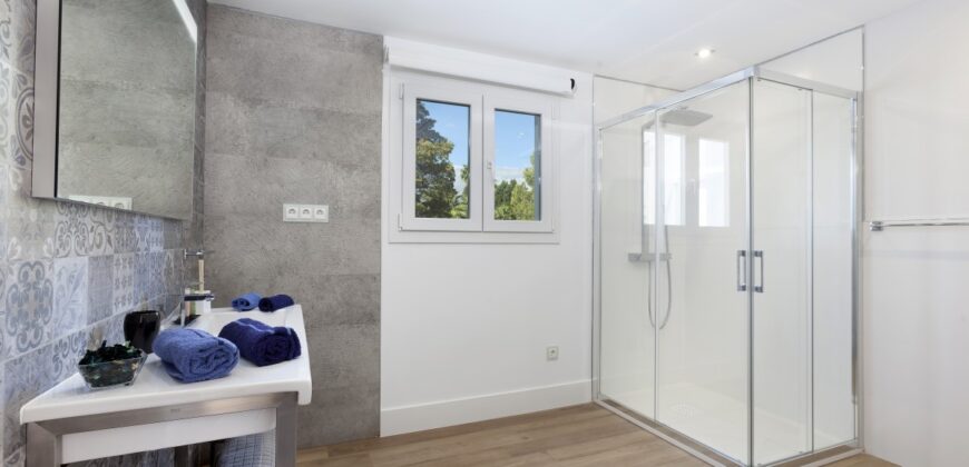 Excelente villa moderna