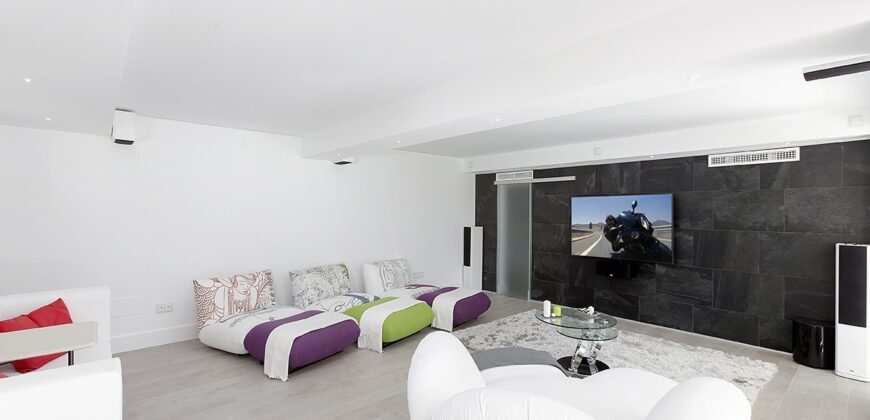 Excelente villa moderna