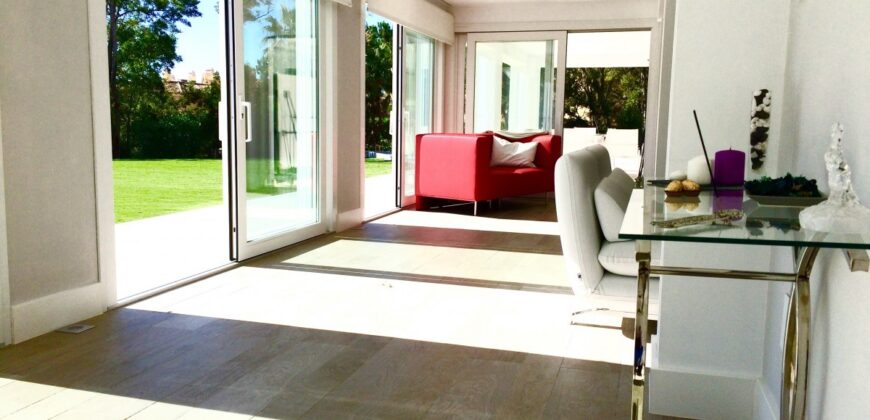 Excelente villa moderna