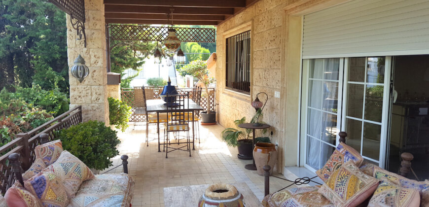 Preciosa villa situada a 900 m de Puerto Banus