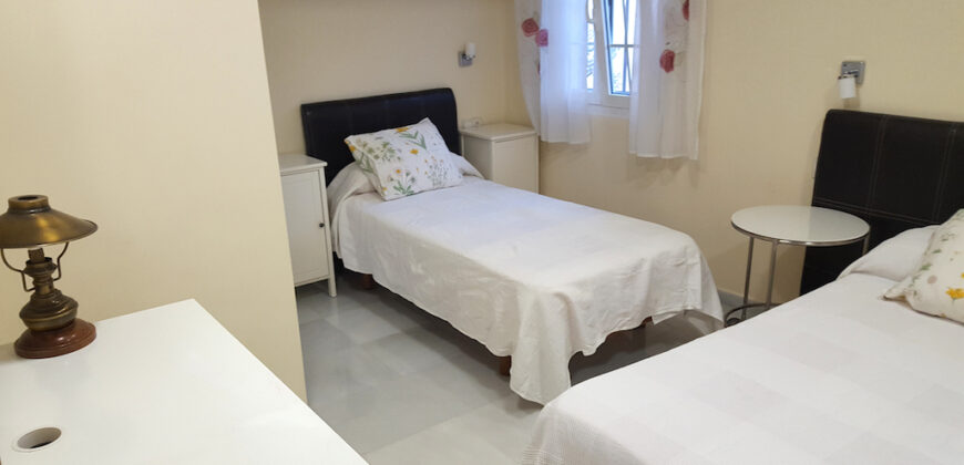 Preciosa villa situada a 900 m de Puerto Banus