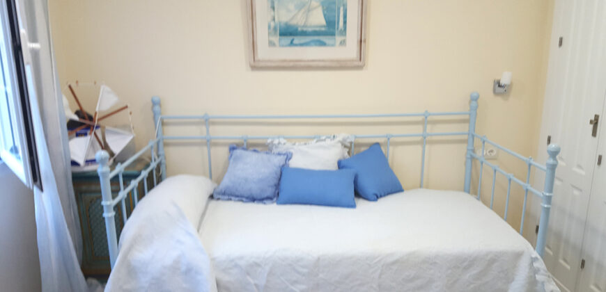 Preciosa villa situada a 900 m de Puerto Banus