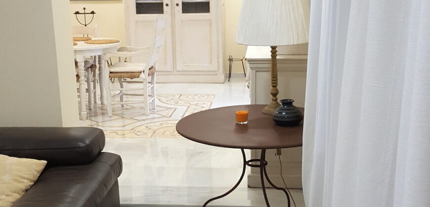 Preciosa villa situada a 900 m de Puerto Banus